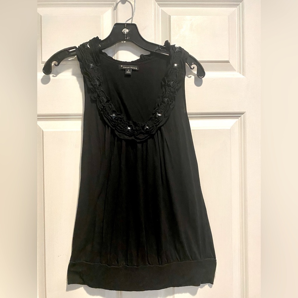 FOREVER21 Tank Top Shell Sleeveless black w/Jeweled square button detail Sz S/M